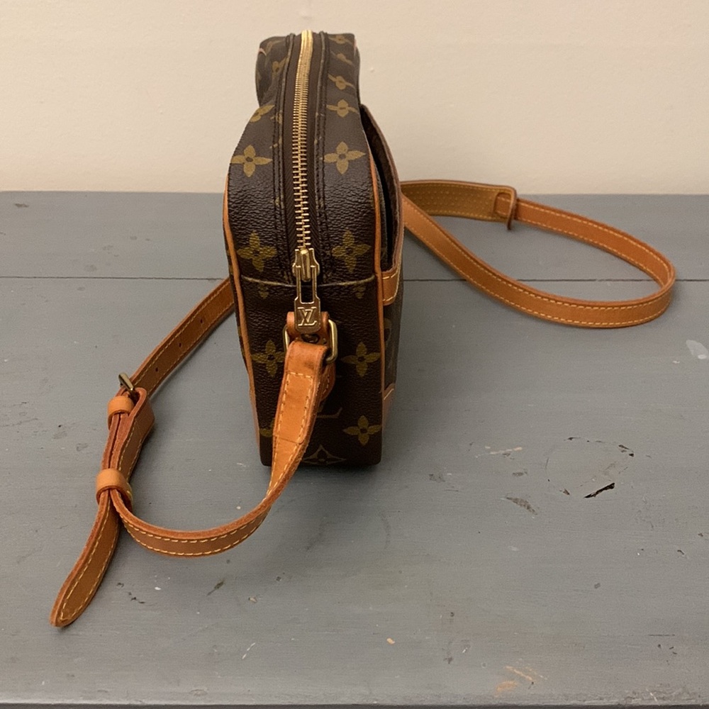 Louis Vuitton Monogram Crossbody Bag in Brown and Tan - Picture 2 of 15